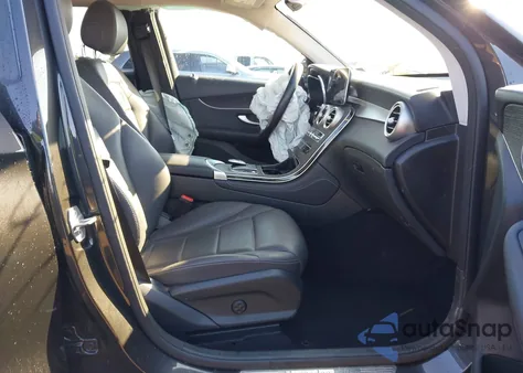 2021 Mercedes-Benz Glc 300 4Matic Suv from USA, damaged, VIN W1N0G8EB0MF870234